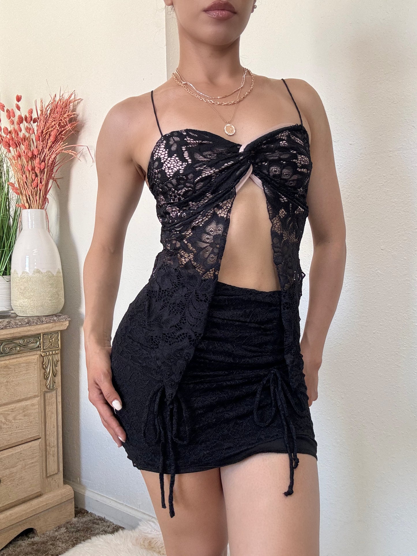 Lena Lace Mini Skirt -Black