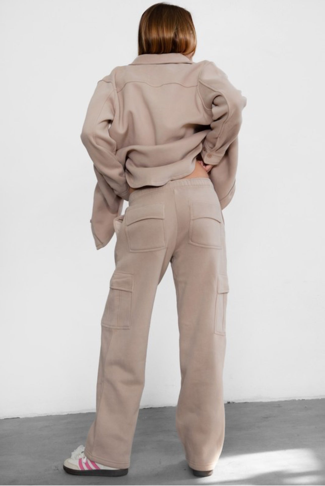 Essential Fleece Cargo Sweatpants -Taupe