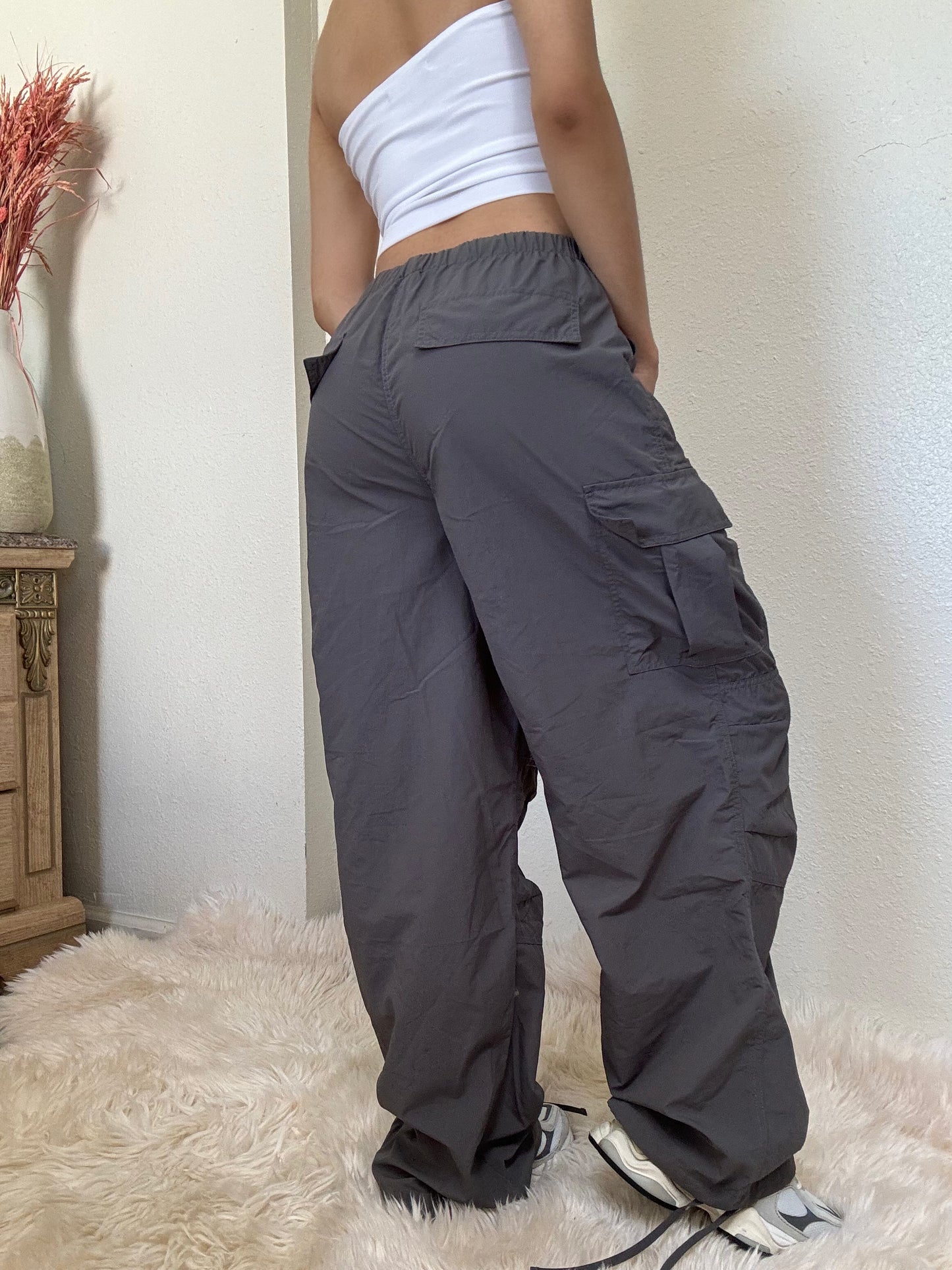 Mid Rise Parachute Cargo Pants -Charcoal
