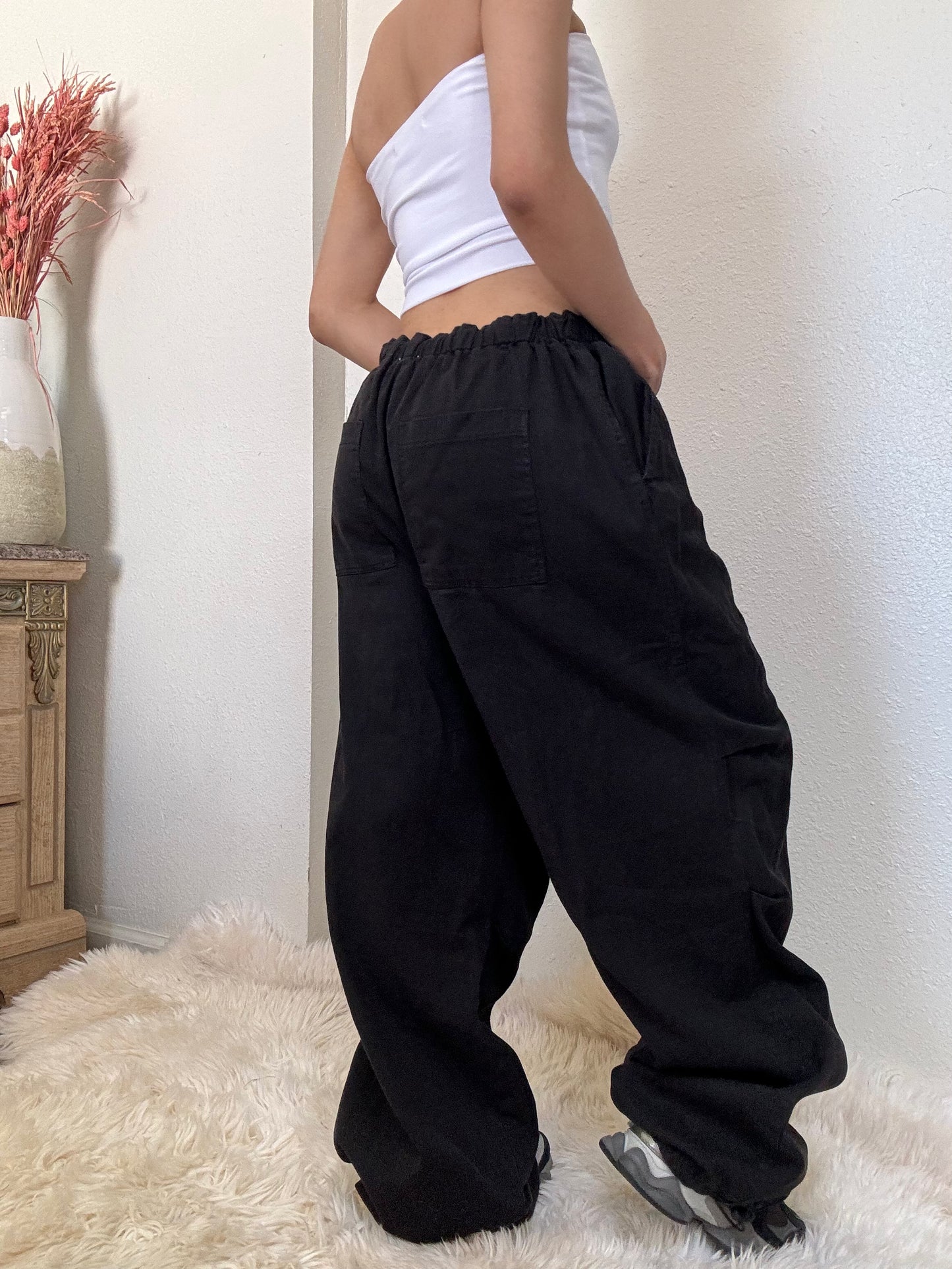 Baggy Mid Rise Parachute Pants -Black