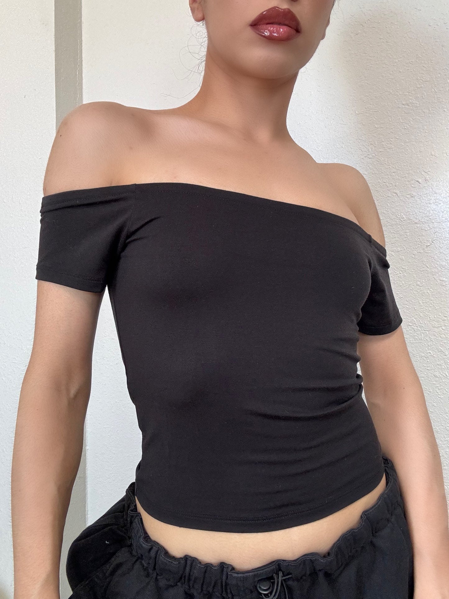 Essential Off The Shoulder Crop Top -Black