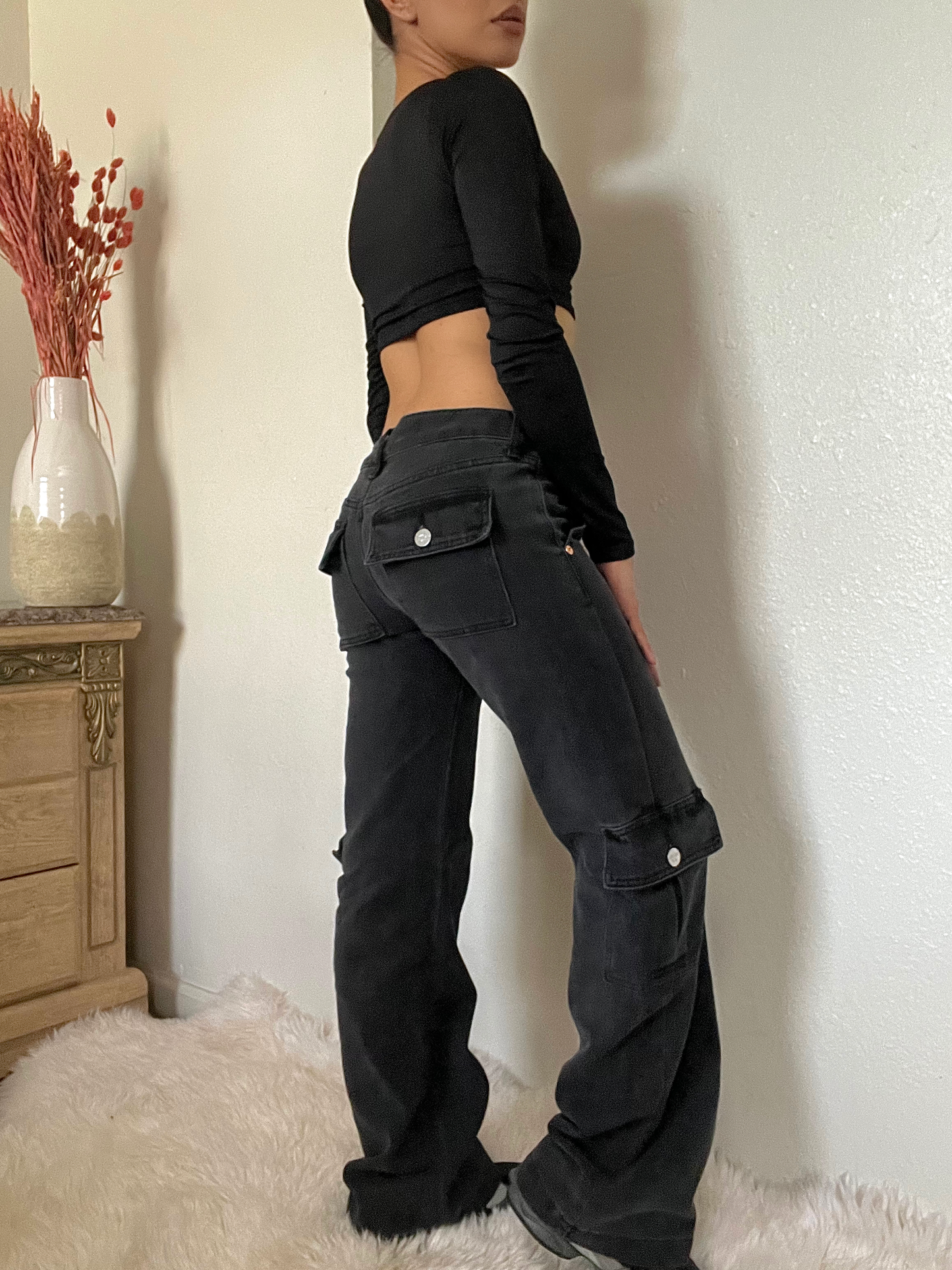 Low Rise Wide Leg Cargo Jeans -Black
