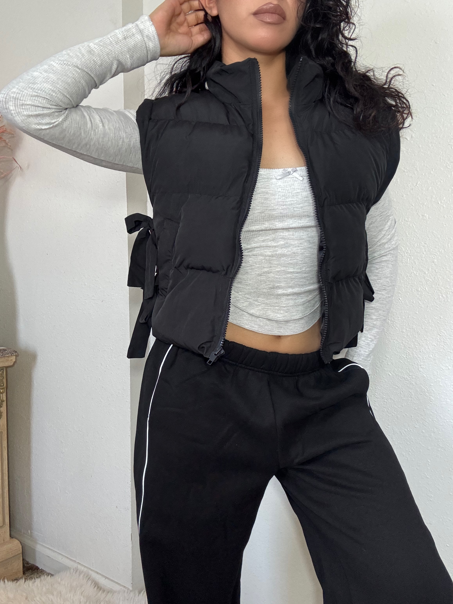 Side Bow Tie Cropped Puffer Vest -Black