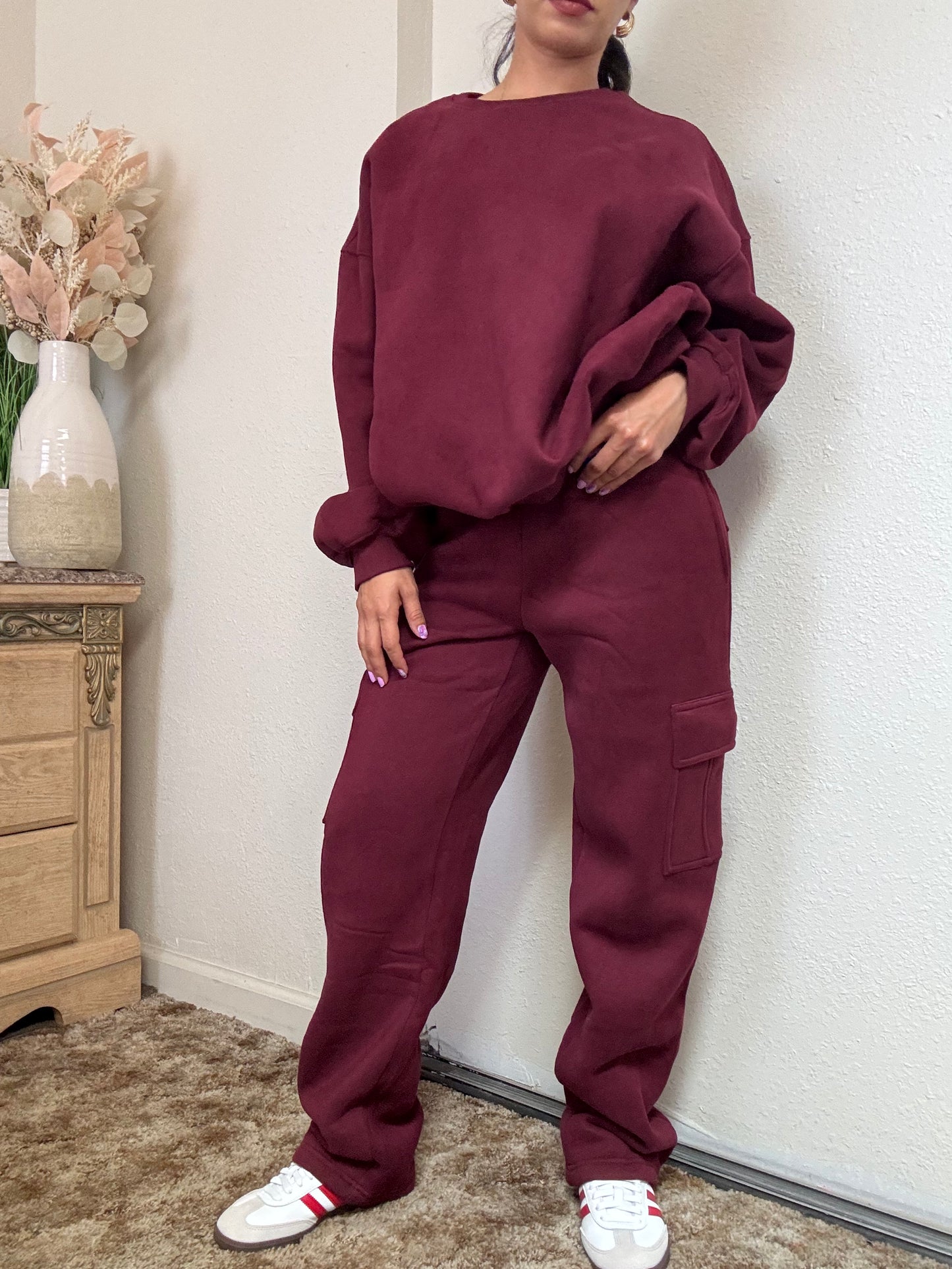 Essential Fleece Cargo Sweatpants (Wine)