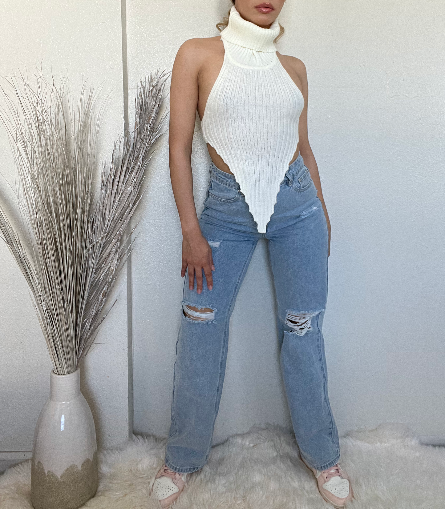 High Rise Ripped Mom Jeans -Light Blue