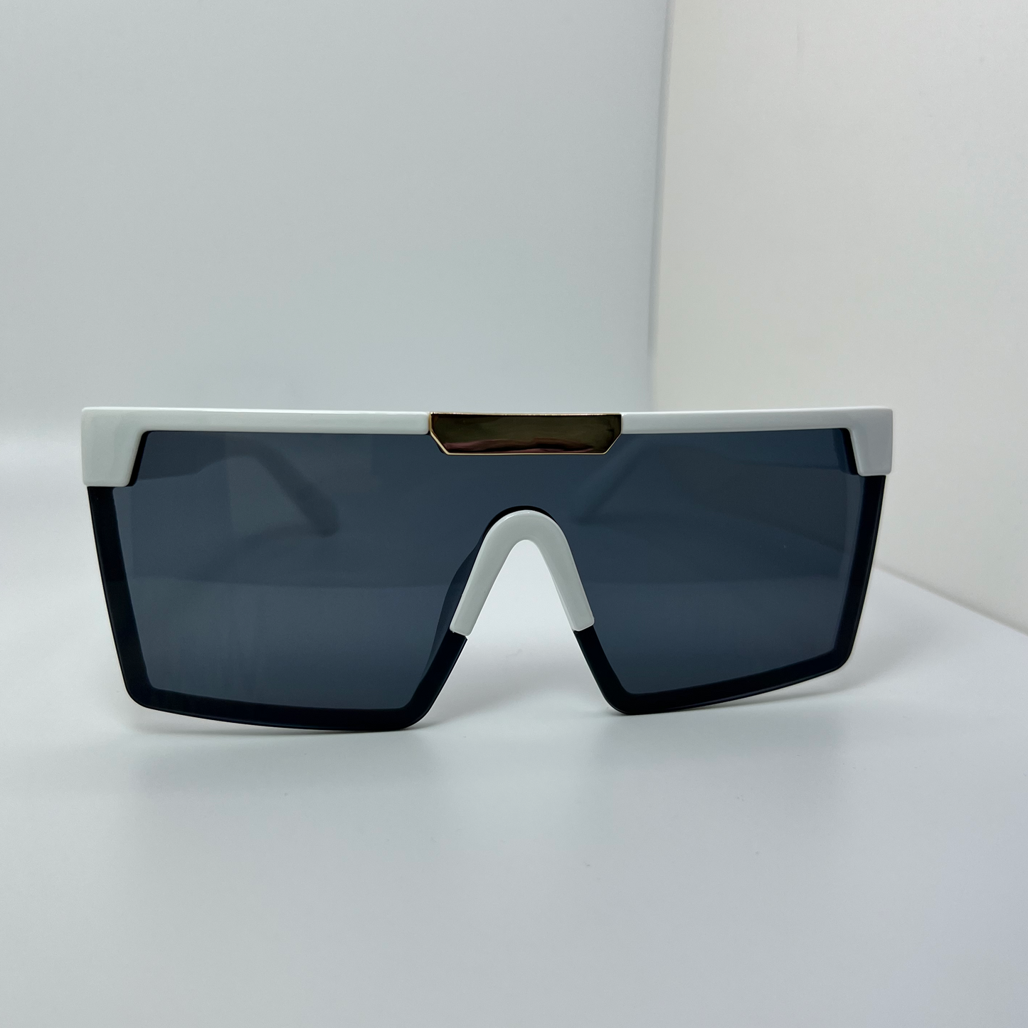 Classic Retro Oversized Sunglasses -White/Black/Gold
