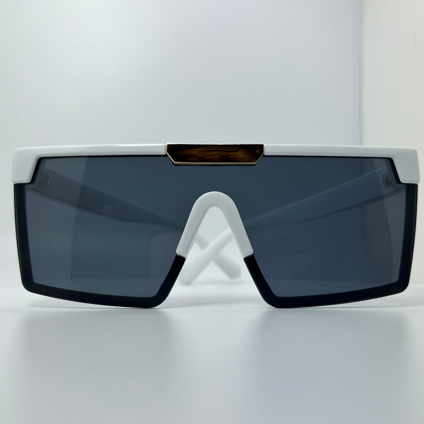 Classic Retro Oversized Sunglasses -White/Black/Gold