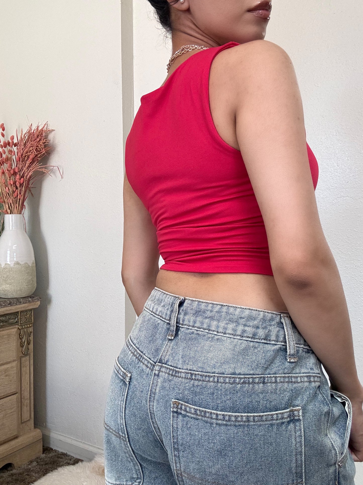 Essential Sleeveless Crop Top -Red