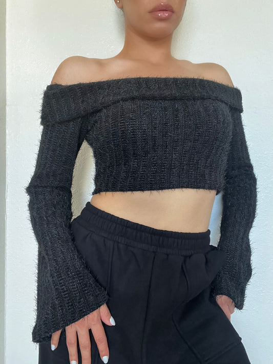 Off Shoulder Long Sleeve Crop Top -Black