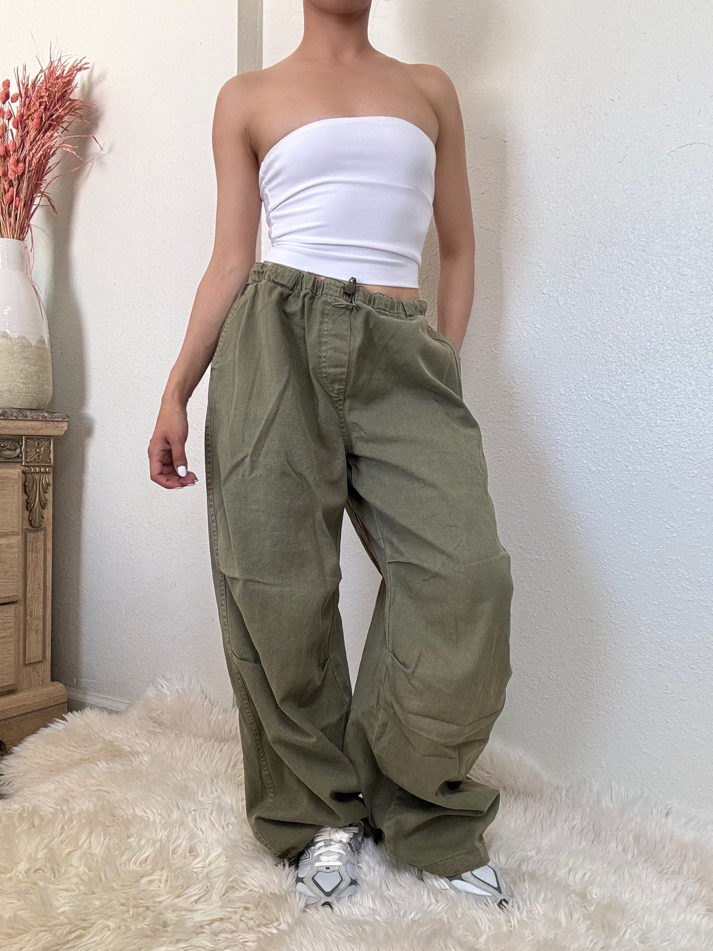 Baggy Mid Rise Parachute Pants -Moss