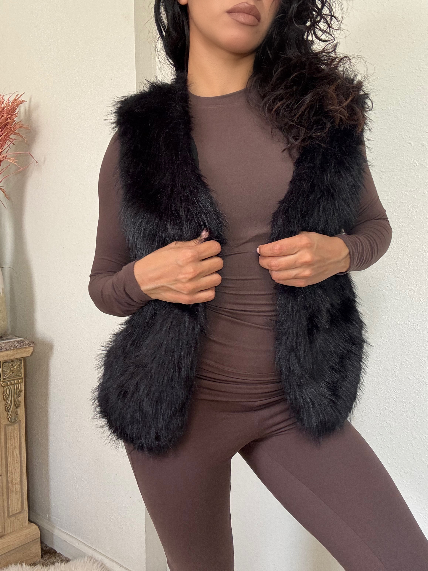 Nadia Faux Fur Vest -Black