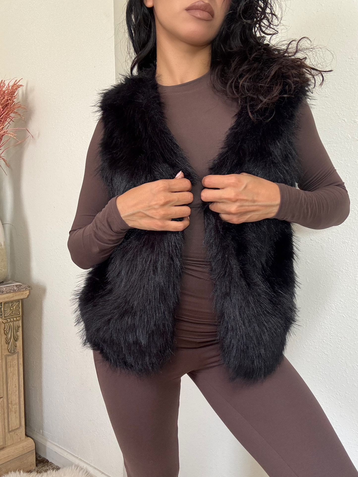 Nadia Faux Fur Vest -Black