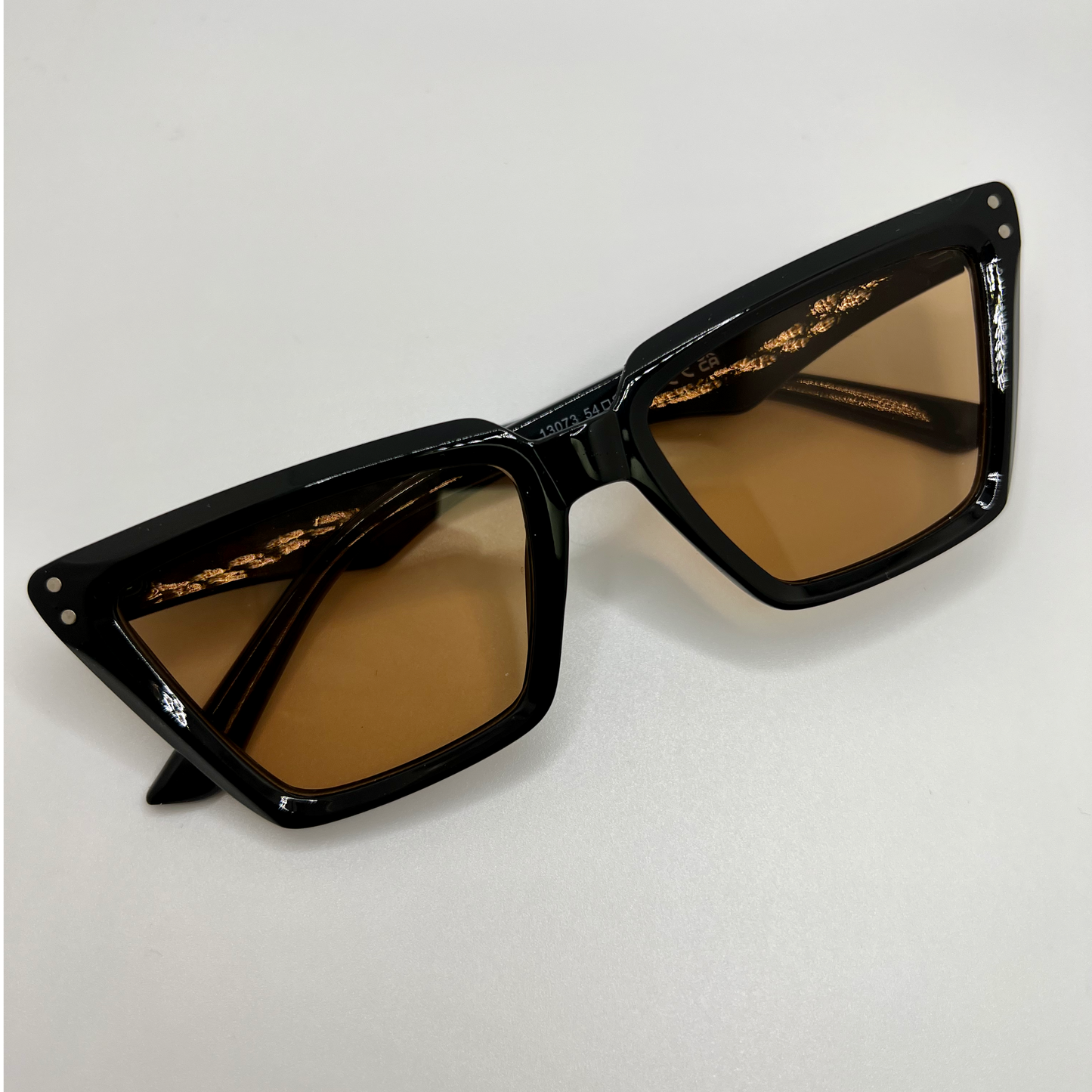 Retro Cat Eye Sunnies -Black/Brown